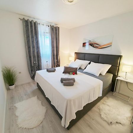 Apartment Toni With Private Parking Zadar Luaran gambar