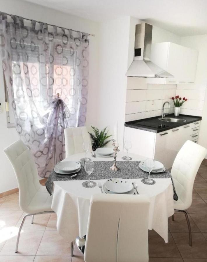 Apartment Toni With Private Parking Zadar Luaran gambar