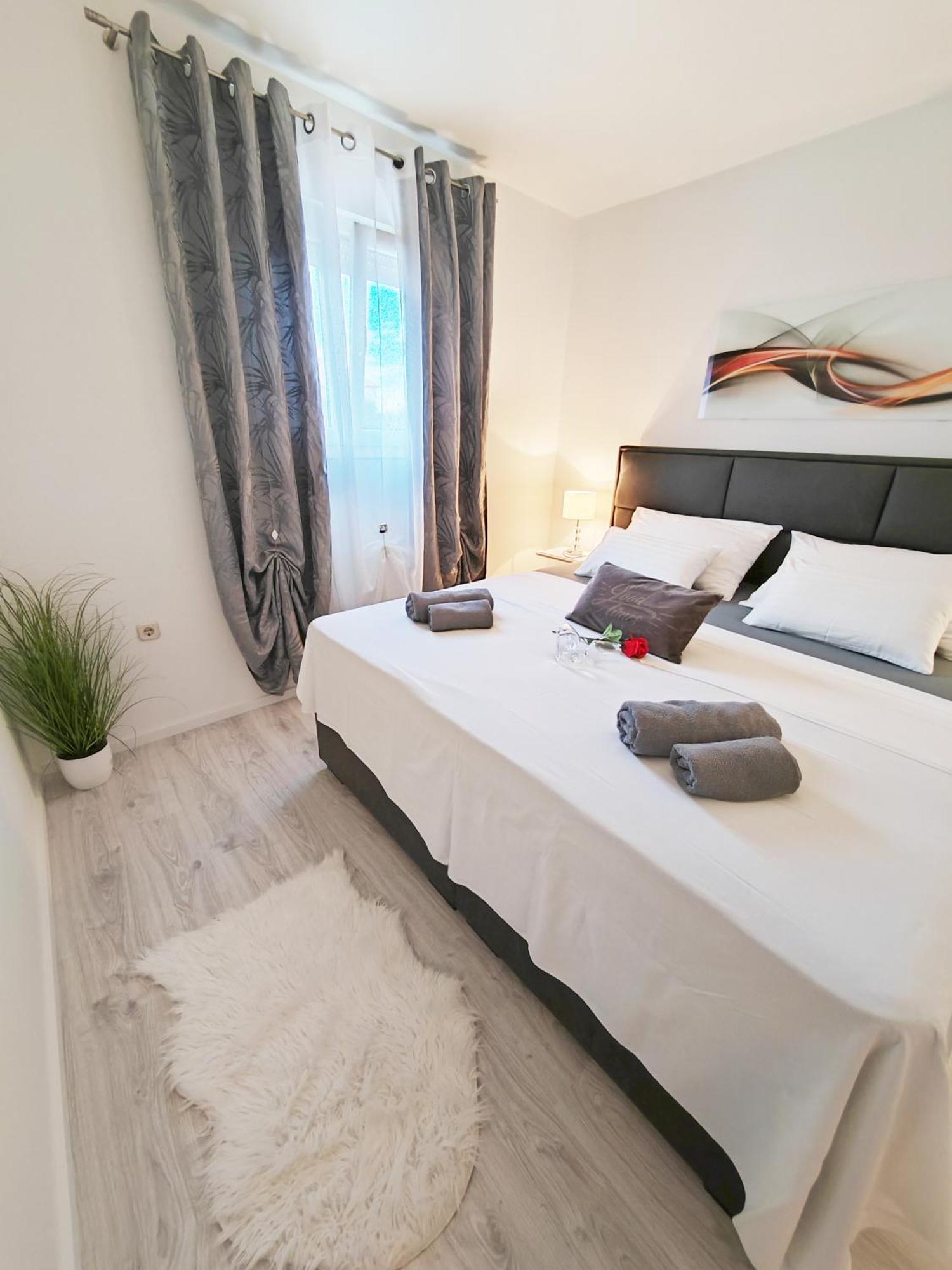 Apartment Toni With Private Parking Zadar Luaran gambar